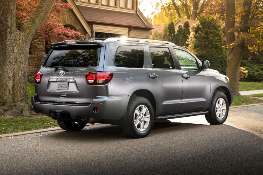  Toyota Sequoia SR5 2017 года  (фото 6 из 21)